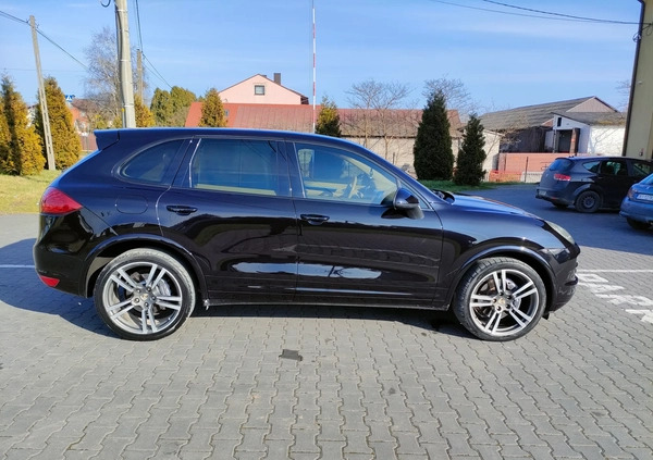 Porsche Cayenne cena 92000 przebieg: 152000, rok produkcji 2011 z Rakoniewice małe 301